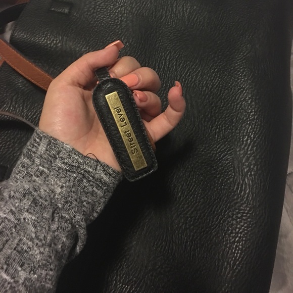 Purse - Picture 3 of 4